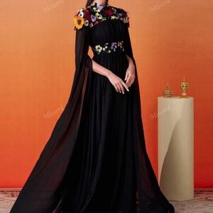 Only worn once size 6-8 U.S